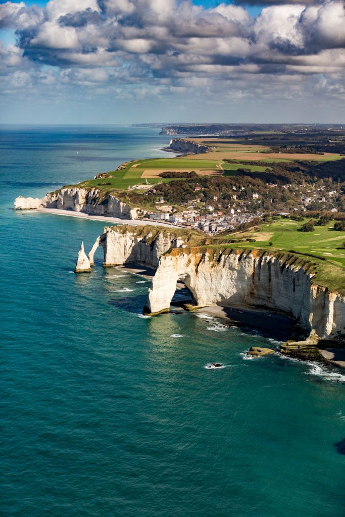 Vue aérienne du littoral d'Etretat