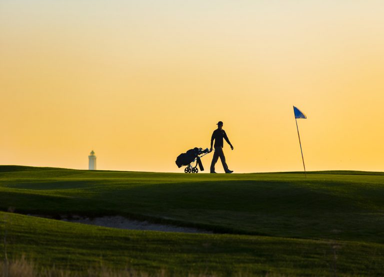 Golfeur sur le parcours 18 trous du Golf d'Etretat