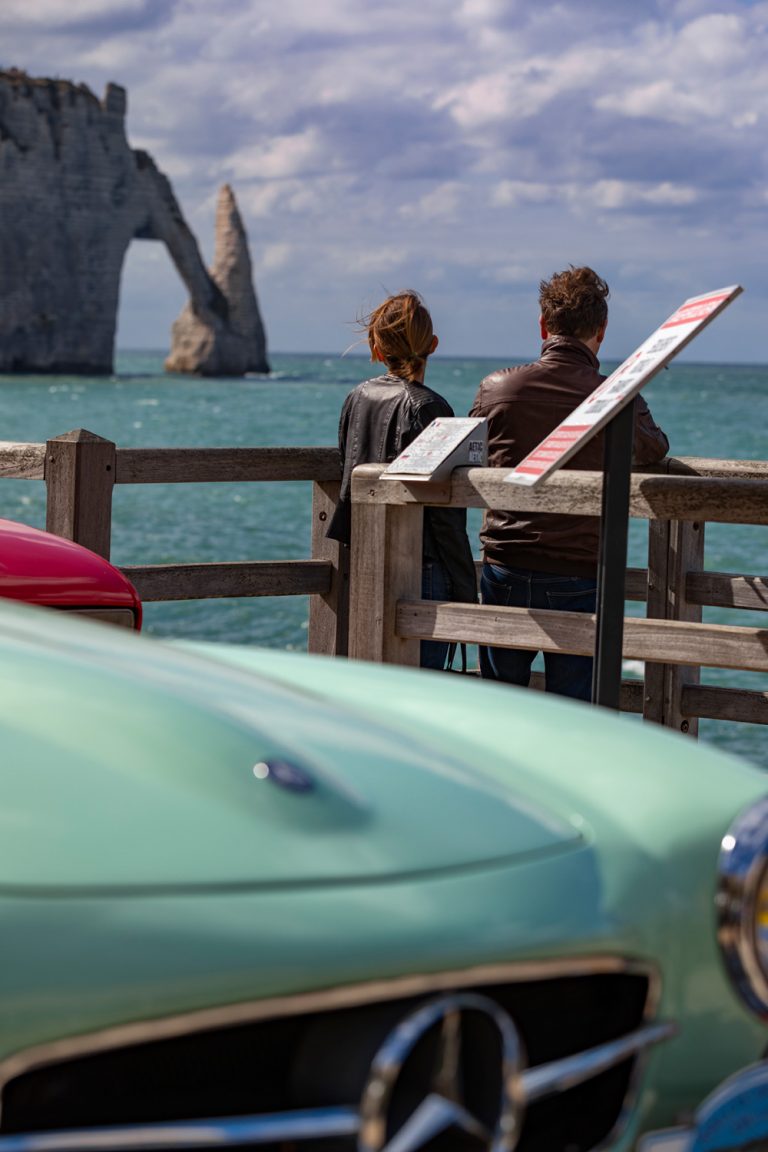 Voiture de collection à Etretat