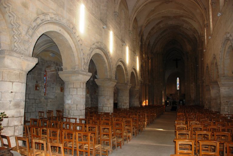 Intérieur de l'église Notre-Dame d'Etretat