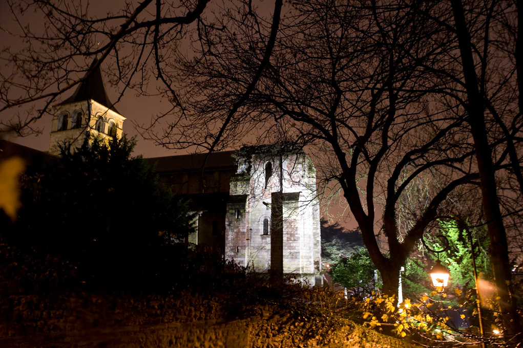 L'abbaye de Graville au Havre vue de nuit