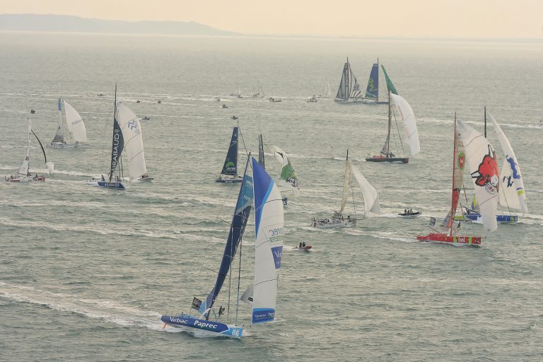 Départ de la régate de voiliers au large du Havre