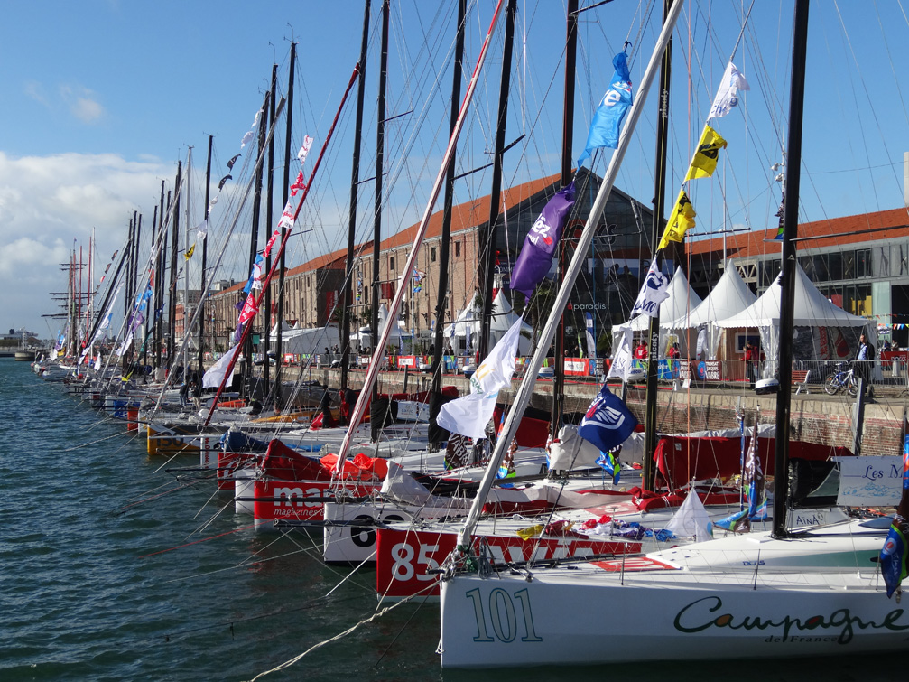 Vue rapprochée des voiliers de la Transat Jacques Vabre devant les Docks Vauban