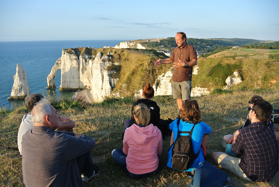 Balade naturaliste avec Cyriaque Lethuillier au sommet des falaises