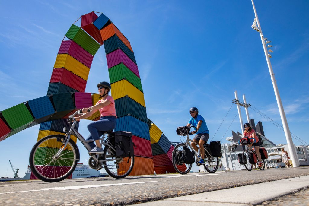 Vélocyclistes sur le grand quai du Havre