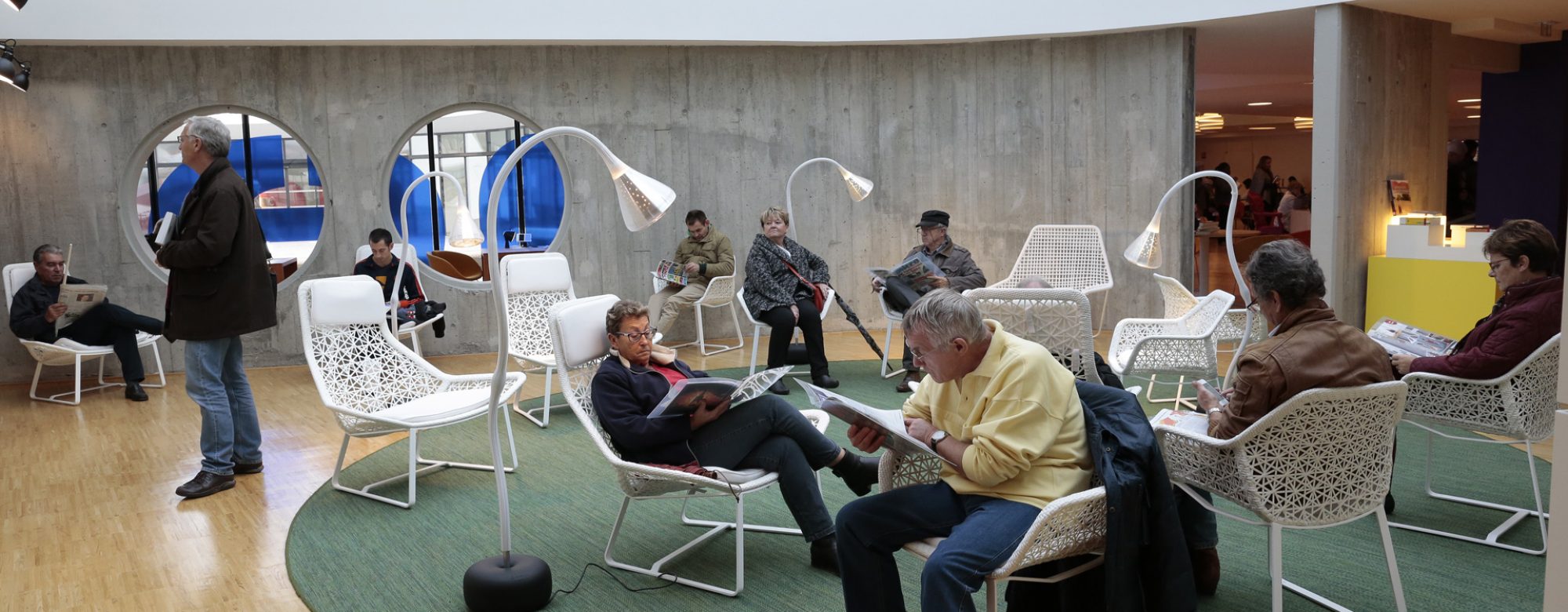 Découvrir la presse quotidienne à la bibliothèque Niemeyer