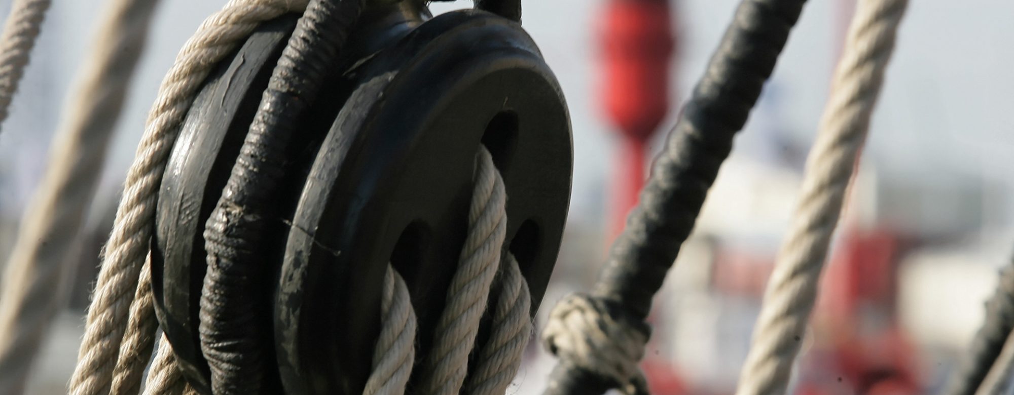 Poulie et cordage d'un bateau de la Transat Jacques Vabre