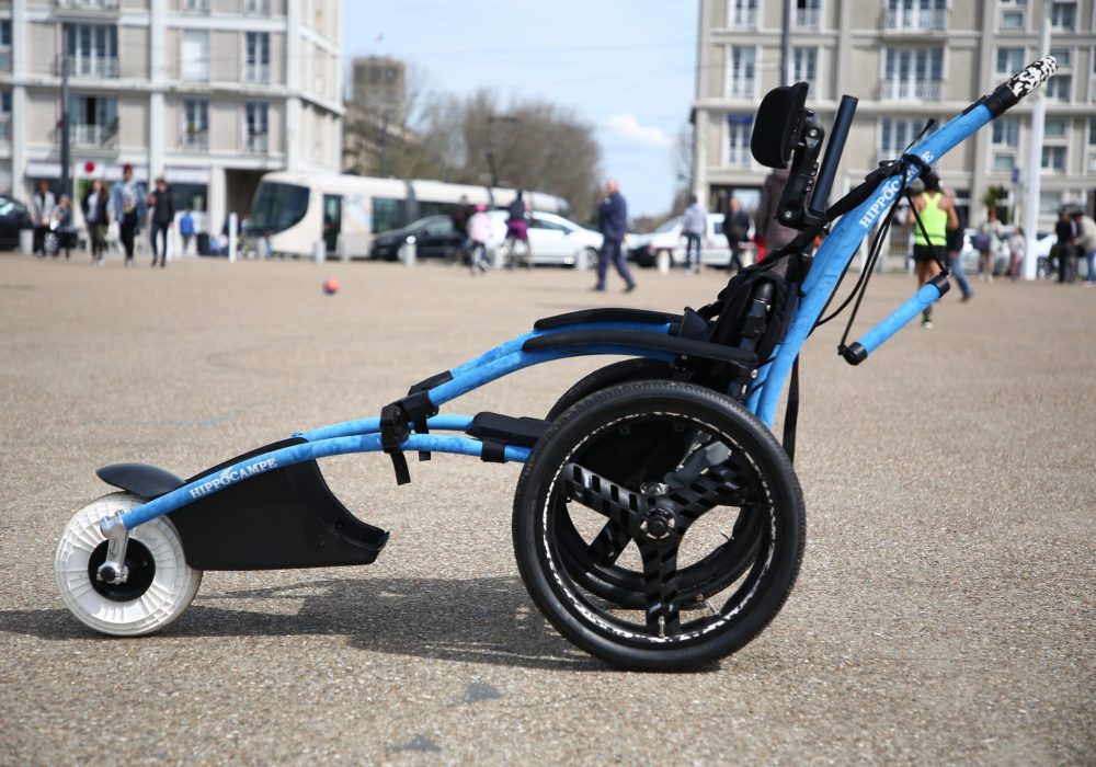 Matériel pour handicapé
Fauteuil roulant