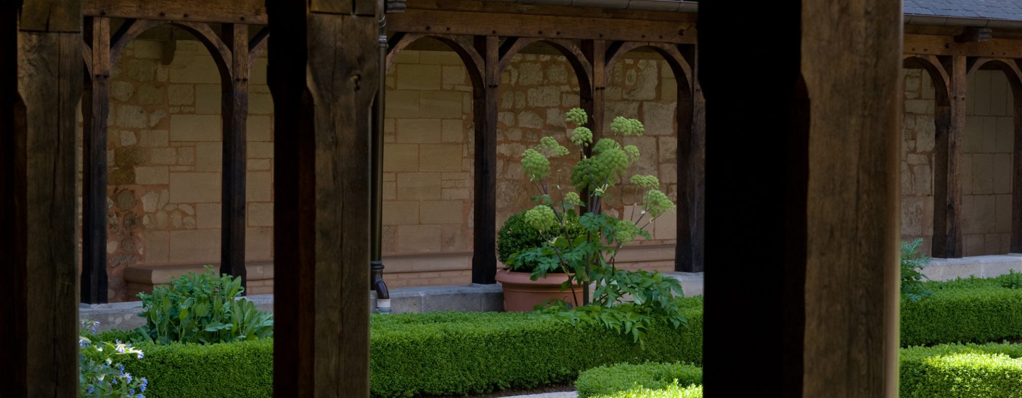 Le jardin du cloître de l'abbaye de Montivilliers